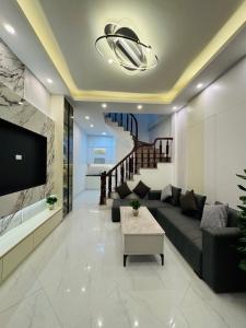 Bán nhà Mai Động, Hoàng Mai 34m2 Mt 4,3m xây 5 tầng mới đẹp, full nội thất, ngõ thông,ôtô