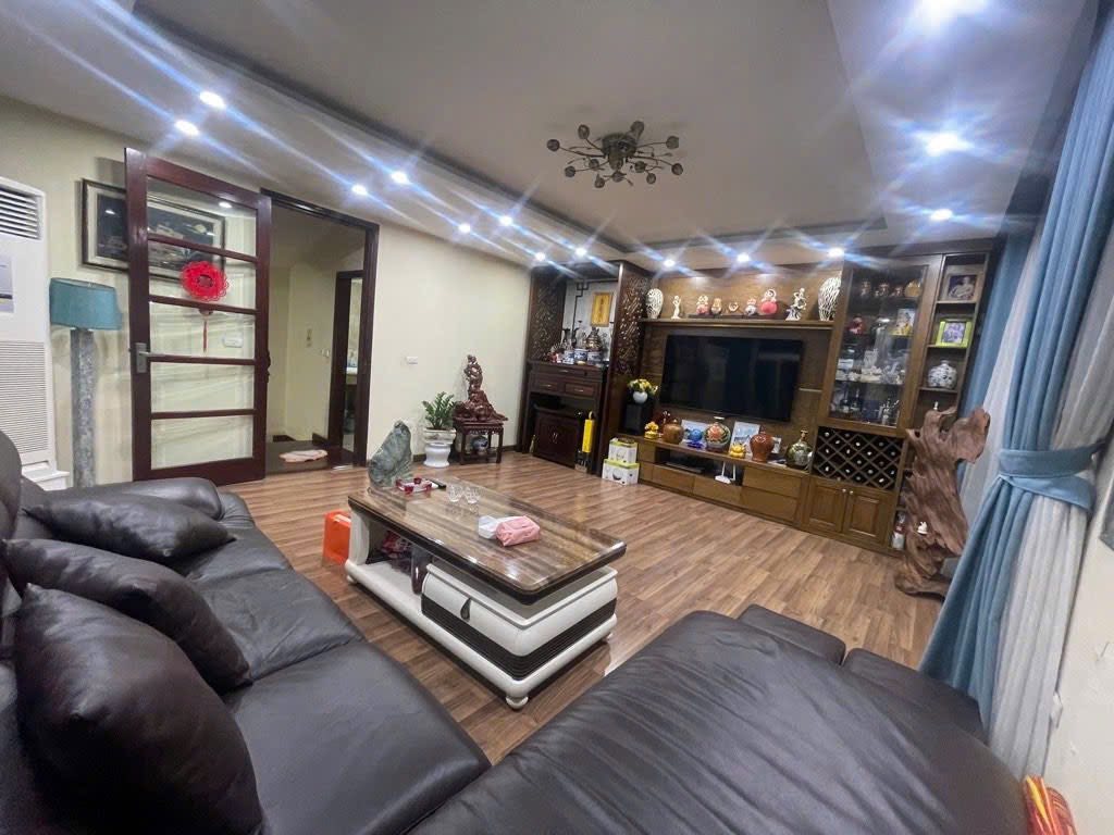 Bán nhà Xuân Đỉnh 45m2 15ty lô góc, mặt ngõ ô tô