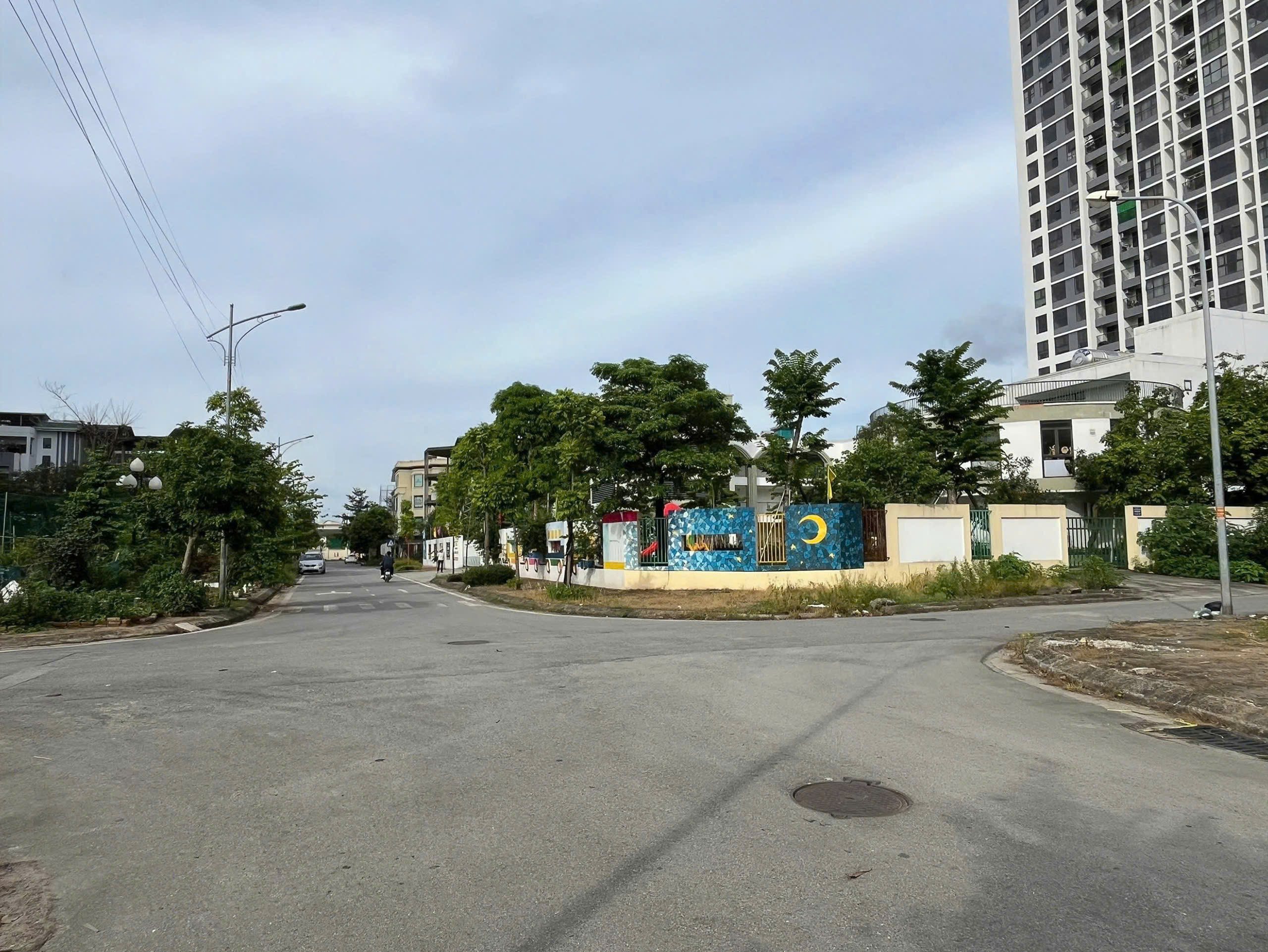 BÁN NHÀ 4 TẦNG – 50M² – ĐẤT DỊCH VỤ KHU B YÊN NGHĨA – HÀ ĐÔNG - PHÂN LÔ – Ô TÔ VÀO NHÀ – KHU DÂN CƯ ĐÔNG ĐÚC – PHÁP LÝ RÕ RÀNG