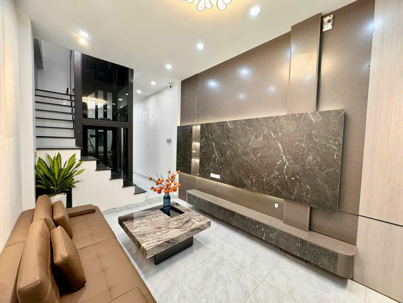 HÀNG XỊN VẠN PHÚC HÀ ĐÔNG BAY CỰC NHANH - OTO ĐỖ CỬA - 5 TẦNG THANG MÁY  - KINH DOANH - PHÂN LÔ BÀN CỜ - 2 THOÁNG TRƯỚC SAU- BA BƯỚC RA MẶT PHỐ ĐƯỜNG ĐÔI VẠN PHÚC