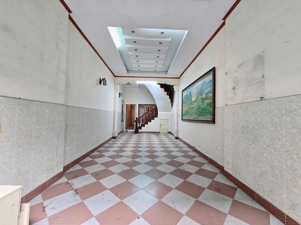 BÁN NHÀ PHỐ HUỲNH THÚC KHÁNG - ĐỐNG ĐA - Ô TÔ TRÁNH - VỈA HÈ RỘNG - KD KHỦNG - 45m2 - 8 TỶ