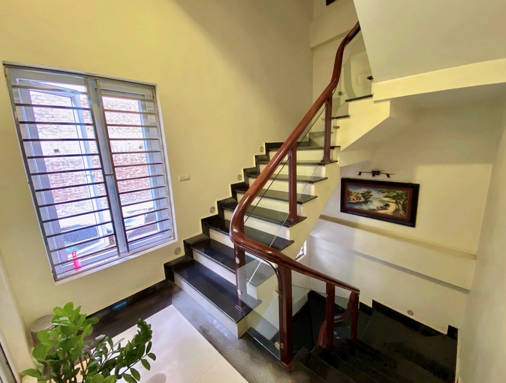 Bán nhà Thái Hà - 50m2 x Mt 3m5 x 5 tầng - Ngõ nông sát phố - 12 tỷ