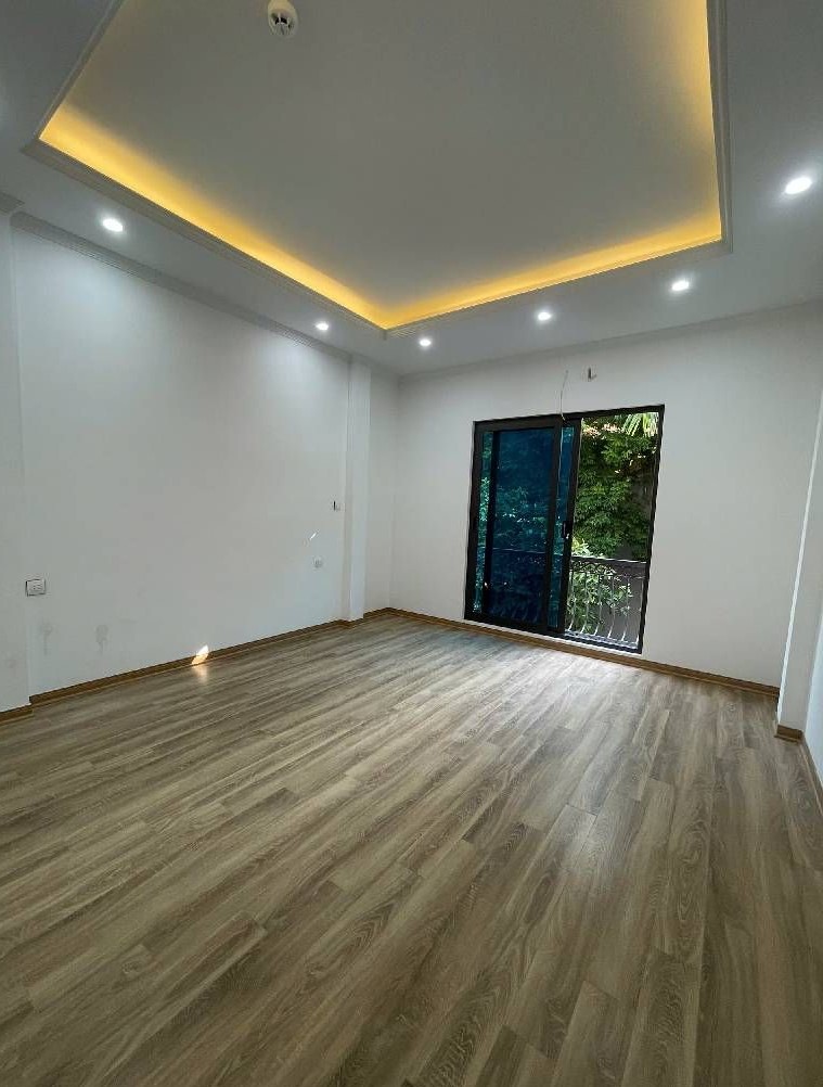 Bán nhà Nguyễn Chí Thanh_thoáng sáng ở ngay_vuông vắn_45m2_giá chào 9,5 tỷ