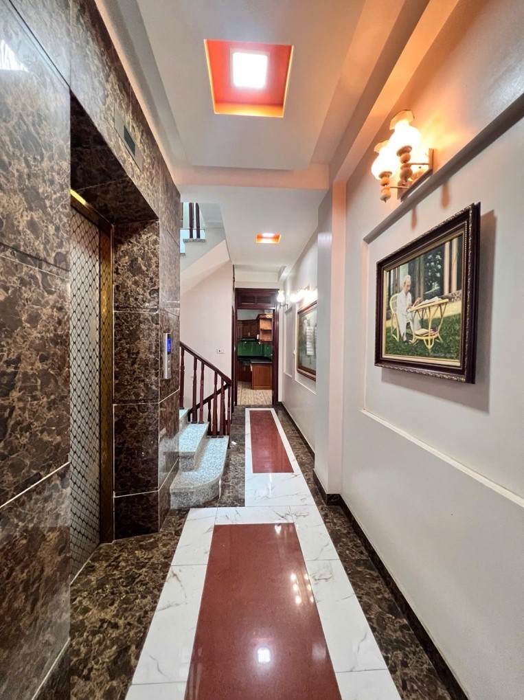 Bán nhà Nguyễn Chí Thanh_mặt ngõ ô tô tránh_thang máy_20m ra mặt phố_giá chào 65 tỷ