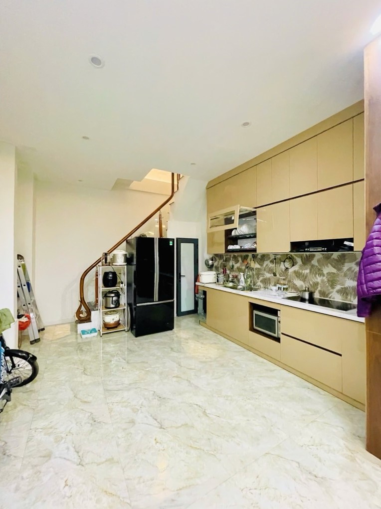 Bán nhà Huỳnh Thúc Kháng_ô tô đỗ cửa_32m2_mt 4m_vuông vắn_giá chào nh 16 tỷ