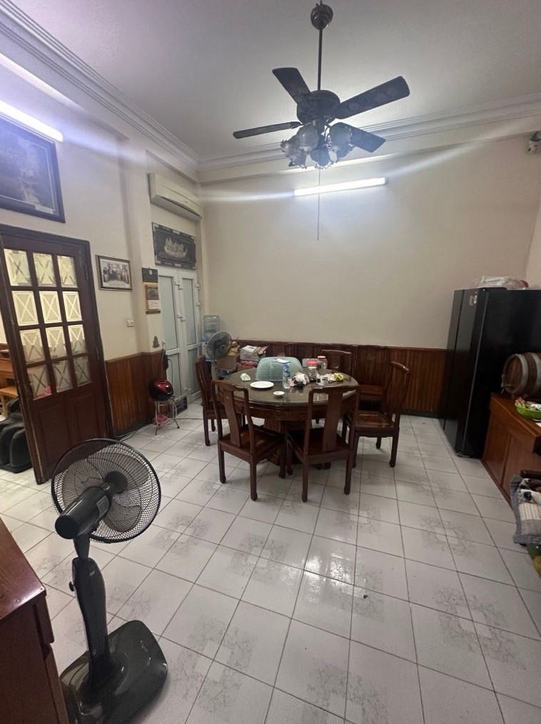 Bán nhà Huỳnh Thúc Kháng_phân lô vỉa hè kinh doanh ô tô tránh_thoáng trước sau_82m2