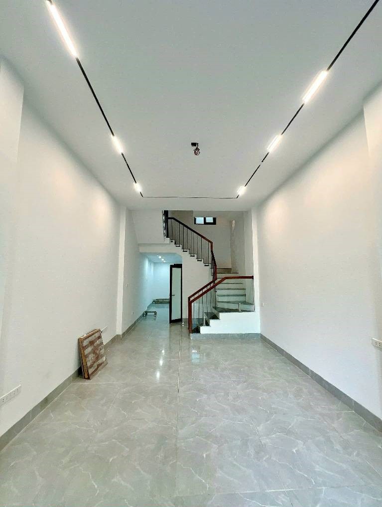 Bán nhà Nguyễn Chí Thanh_phân lô vỉa hè_ô tô dừng đỗ 24h_qh ổn định_50m2_giá chào 18 tỷ