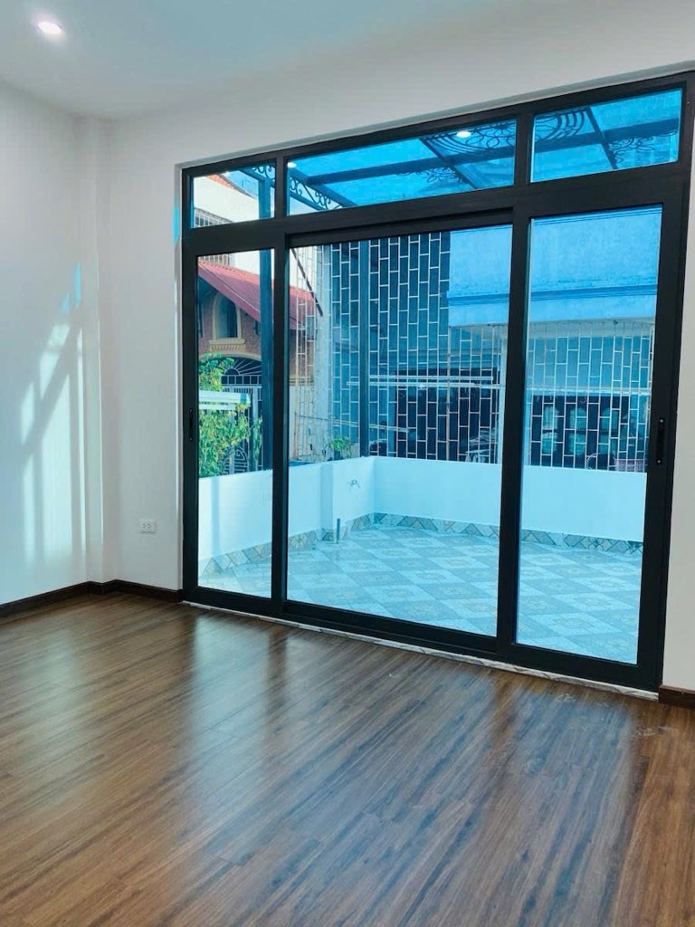 Bán nhà Nguyễn Chí Thanh_mặt ngõ ô tô tránh_kinh doanh ngày đêm_40m2_giá chào 28 tỷ