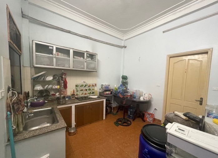 Bán nhà Nguyễn Chí Thanh_ô tô quay đầu trước nhà_dân xây vuông vắn_52m2_mt 4m5