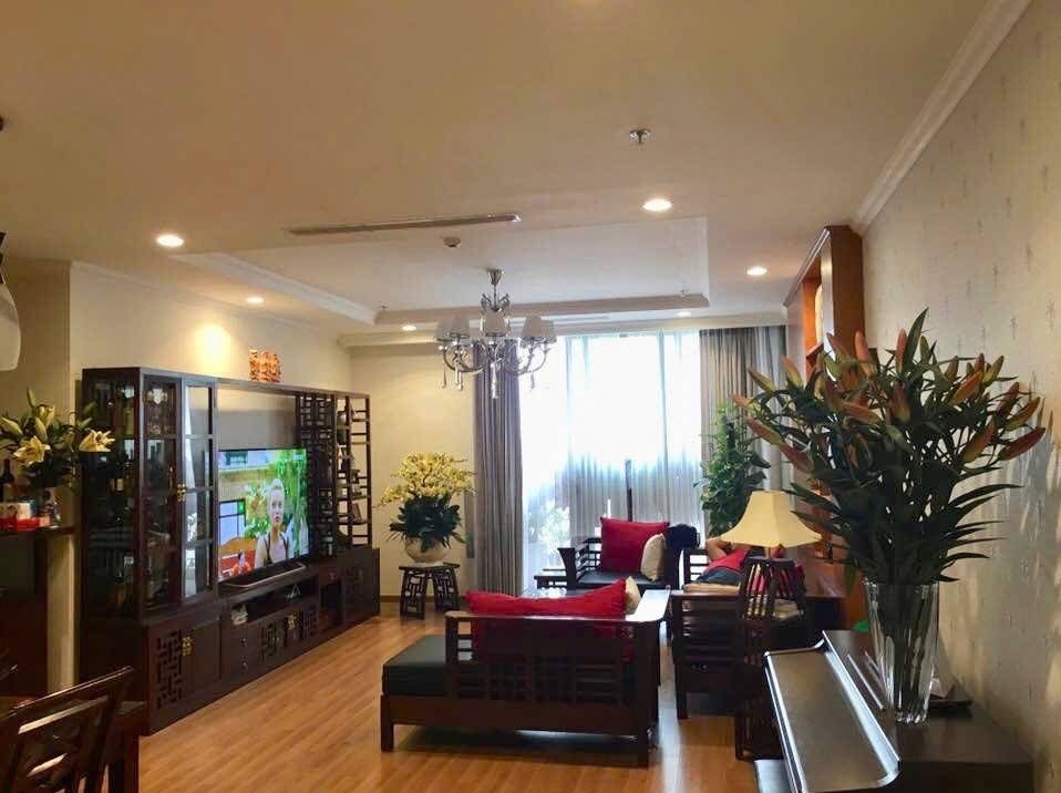 Bán CHCC Vincom Nguyễn Chí Thanh_lô góc đón nắng_cực hiếm nhà bán_129m2_giá chào 19 tỷ