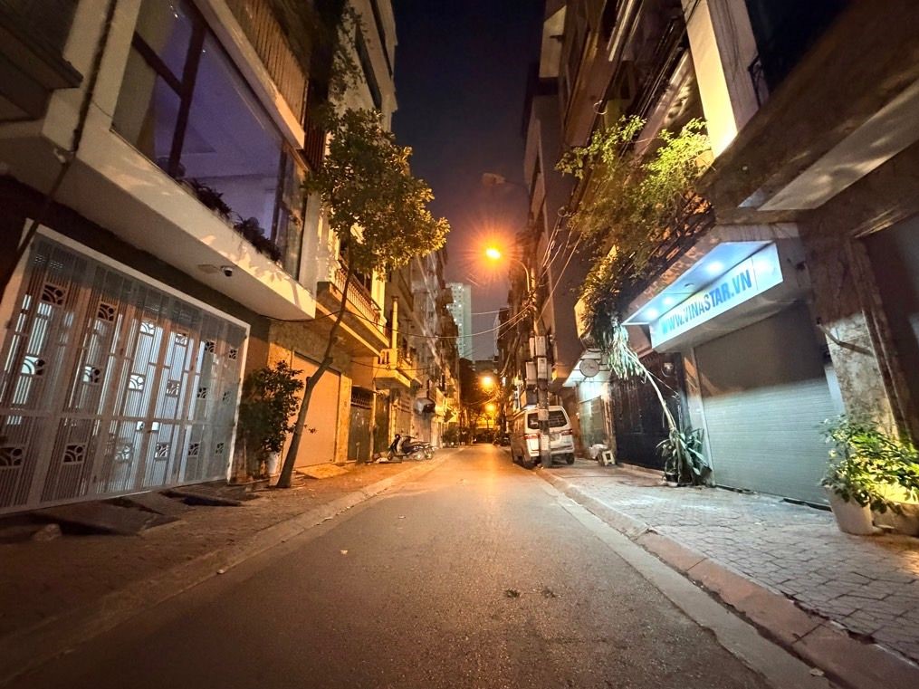 Bán nhà đường Láng_7 chỗ ngủ nhà_ mt rộng_55m2_giá chào 14 tỷ