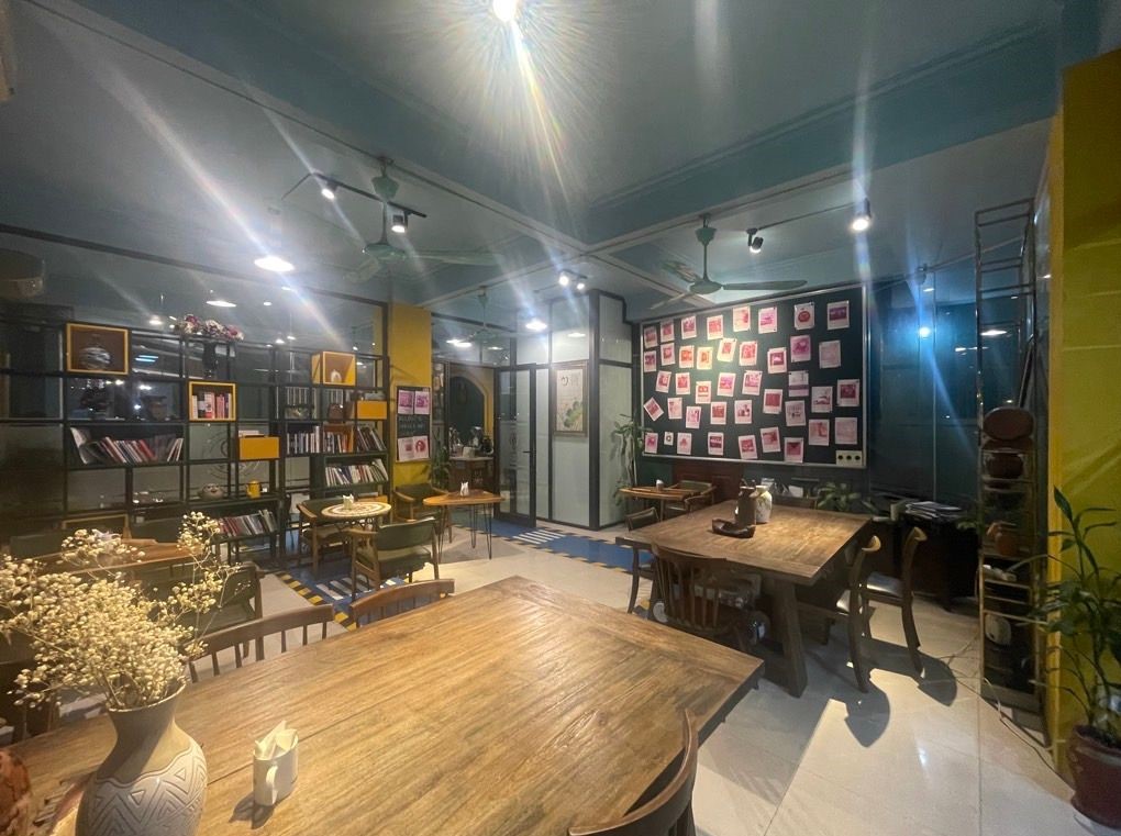 Bán nhà lô góc phố Nguyên Hồng_mặt ngõ ô tô tải tránh 2 mặt_kinh doanh đỉnh_75 m2_giá chào 60 tỷ