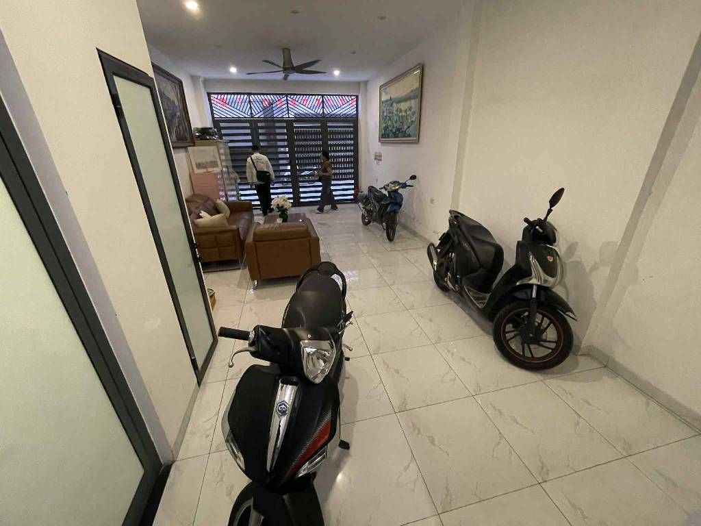 Bán nhà Thái Hà_ngõ ô tô kd_vỉa hè_vuông vắn_42m2_giá chào 22.2 tỷ