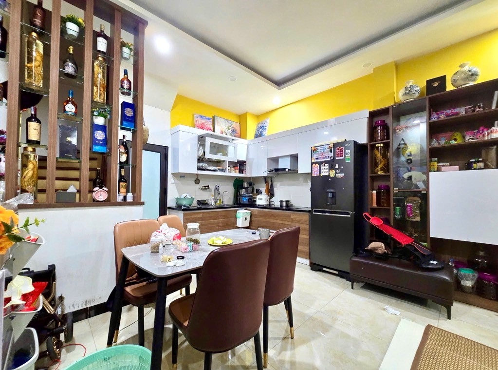 Bán nhà Đặng Tiến Đông_5 tầng chắc chắn ở ngay_sổ đỏ sẵn_45m2_giá chào 11,5 tỷ