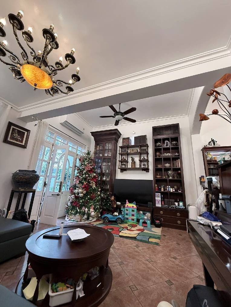 Bán nhà Huỳnh Thúc Kháng_ô tô tránh_thoáng trước sau đều ô tô_kd đỉnh_80m2