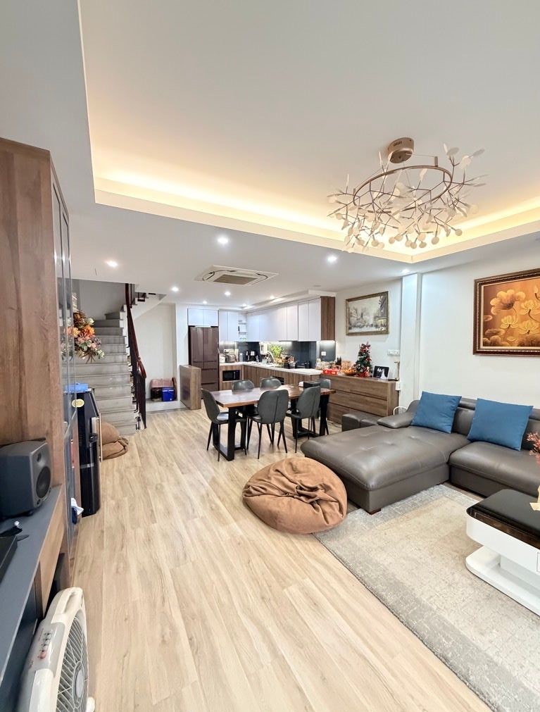 Bán nhà Huỳnh Thúc Kháng_ô tô tránh_vỉa hè kd sầm uất_kv dân trí cao_56m2_giá chào 25 tỷ