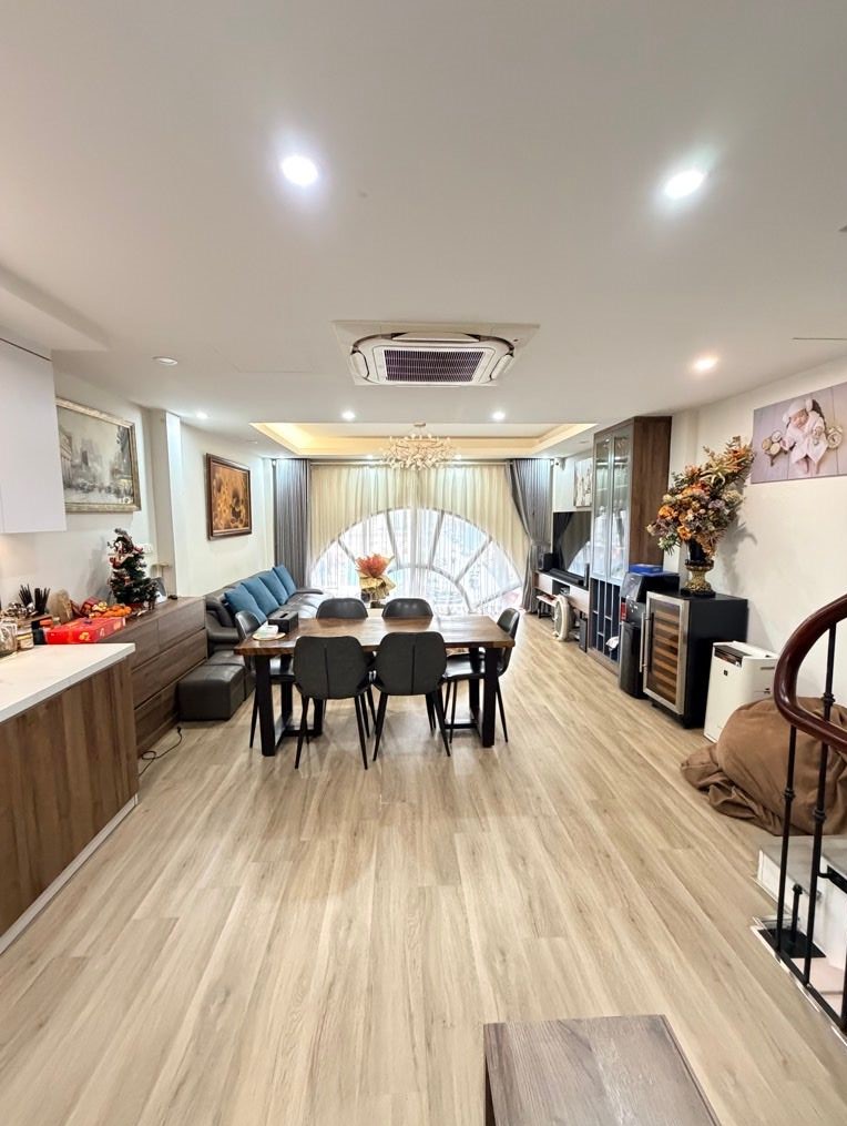 Bán nhà Huỳnh Thúc Kháng_ô tô tránh_vỉa hè kd sầm uất_kv dân trí cao_56m2_giá chào 25 tỷ