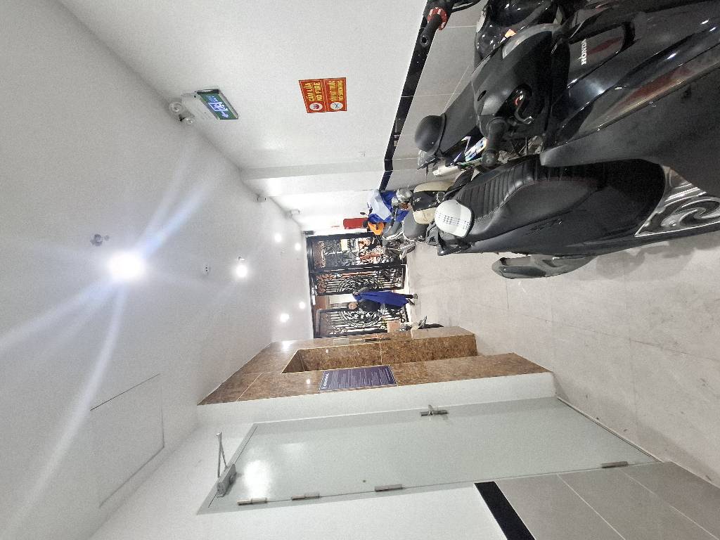 Bán nhà Pháo Đài Láng_7 tầng thang máy_Dòng tiền tiền tỷ_80m2_giá chào 26 tỷ