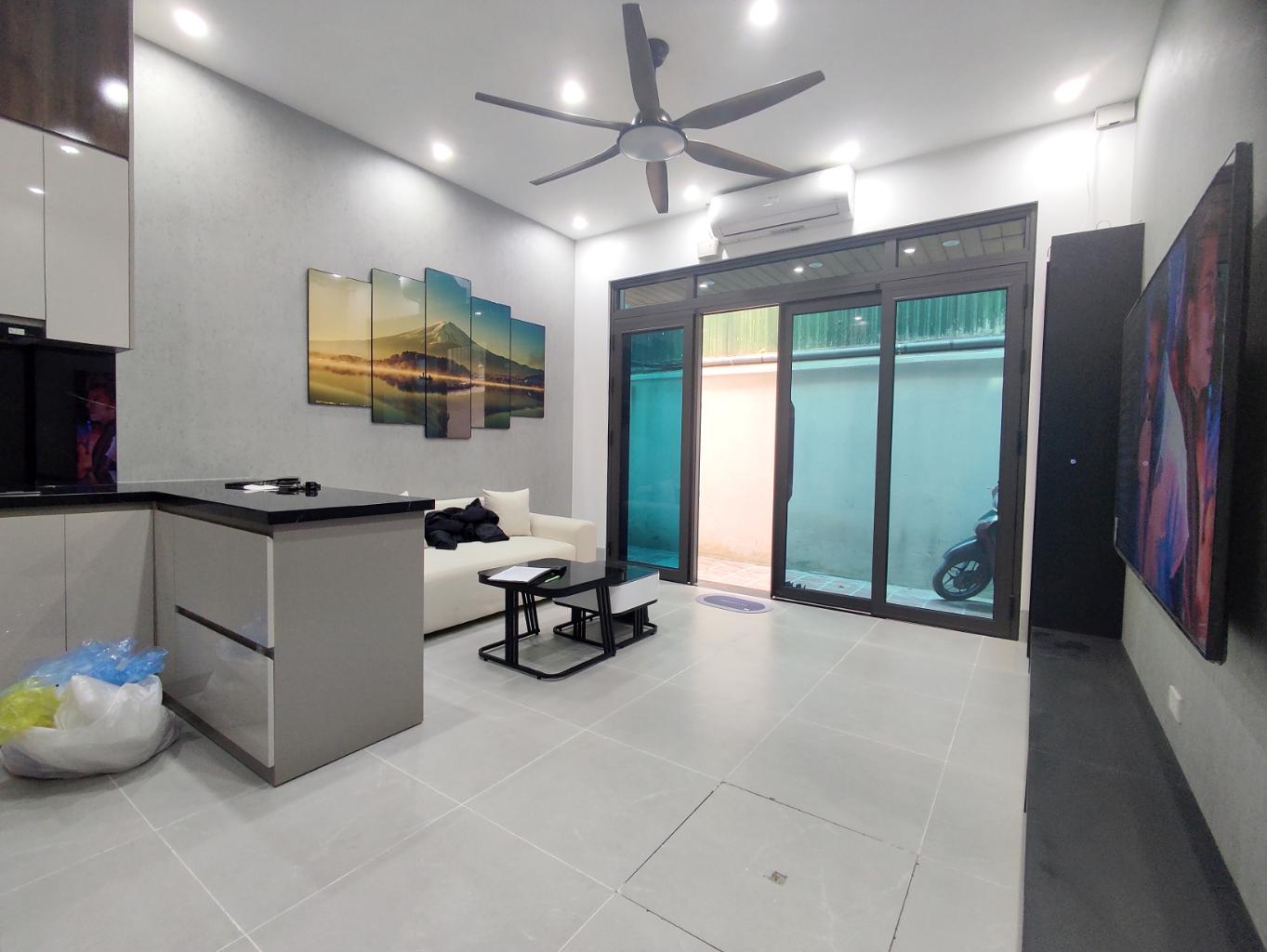 NHÀ MỚI ĐẸP -20M RA OTO - VĂN MIẾU -TRUNG TÂM QUẬN ĐỐNG ĐA