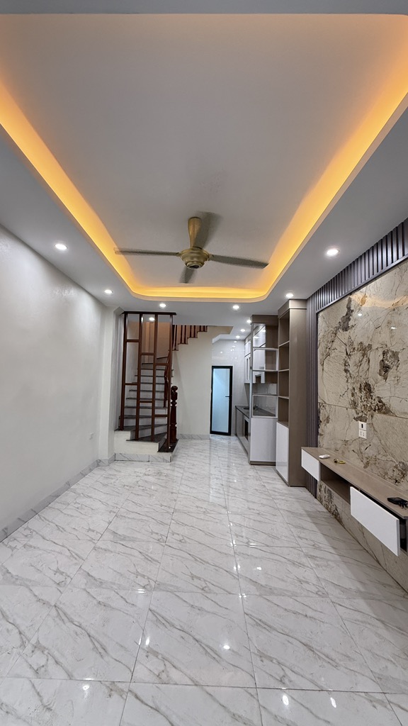 Bán nhà Yên Lộ - Bán nhà mặt phố với thiết kế hiện đại - Giá 5,8,5 tỷ