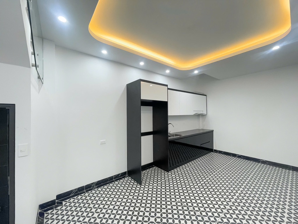 Bán nhà Quyết Thắng - Nhà thiết kế mới, ô tô đỗ cửa - Giá 8.98 tỷ