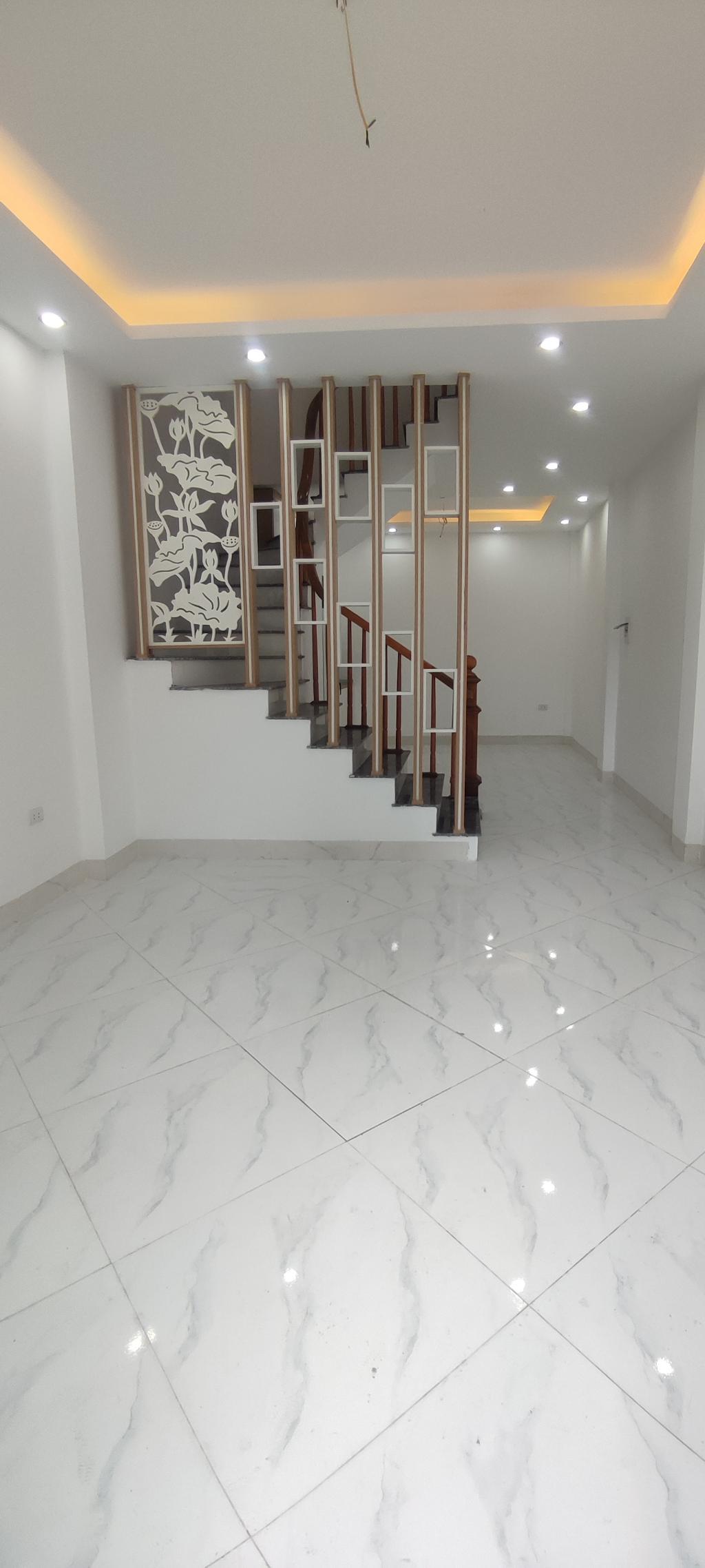 Bán nhà Ngõ Bồ Đa - Nhà Đẹp 4 Phòng Ngủ - Giá 3.45 Tỷ
