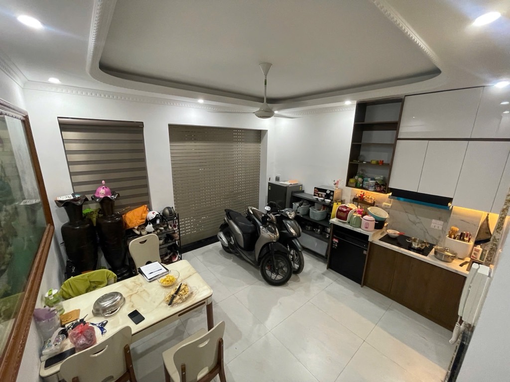 Bán nhà Trường Chinh - Nhà xây mới 7 tầng thang máy - 10.3 tỷ