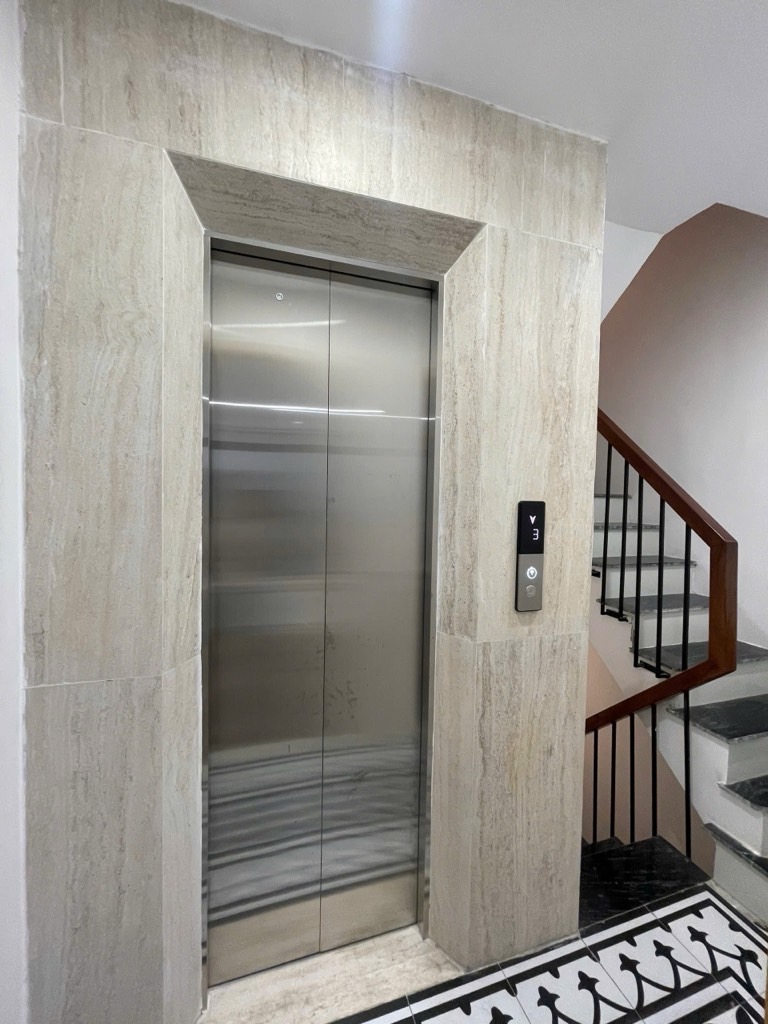 Bán nhà Trường Chinh - Nhà xây mới 7 tầng thang máy - 10.3 tỷ