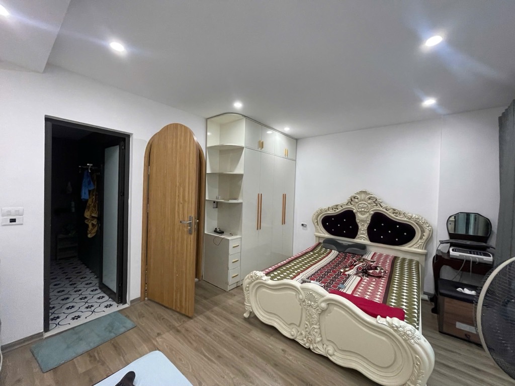 Bán nhà Trường Chinh - Nhà xây mới 7 tầng thang máy - 10.3 tỷ