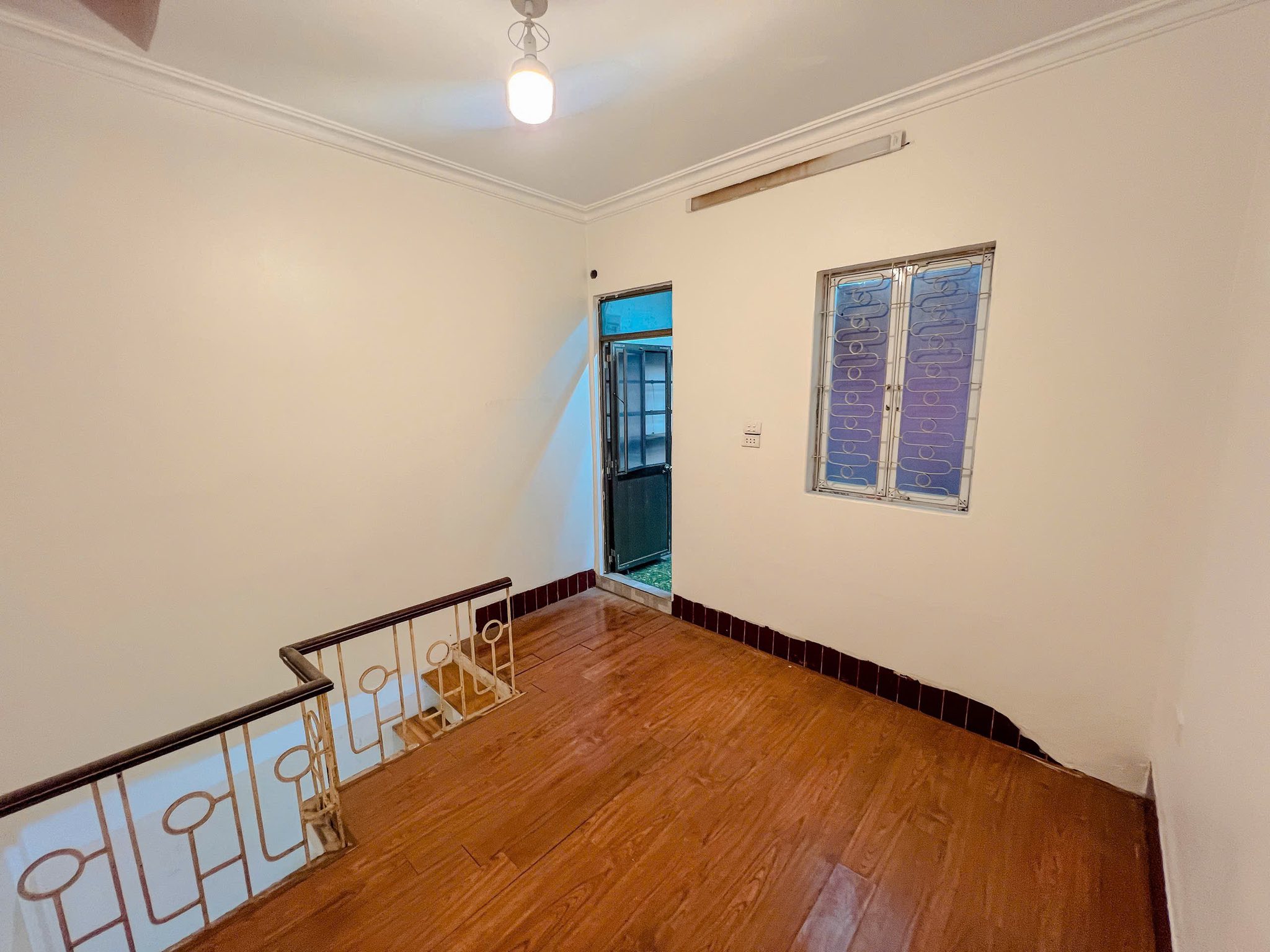 CHÍNH CHỦ BÁ.N NHÀ THỊNH YÊN - PHỐ HUẾ - 28M X 5 TẦNG