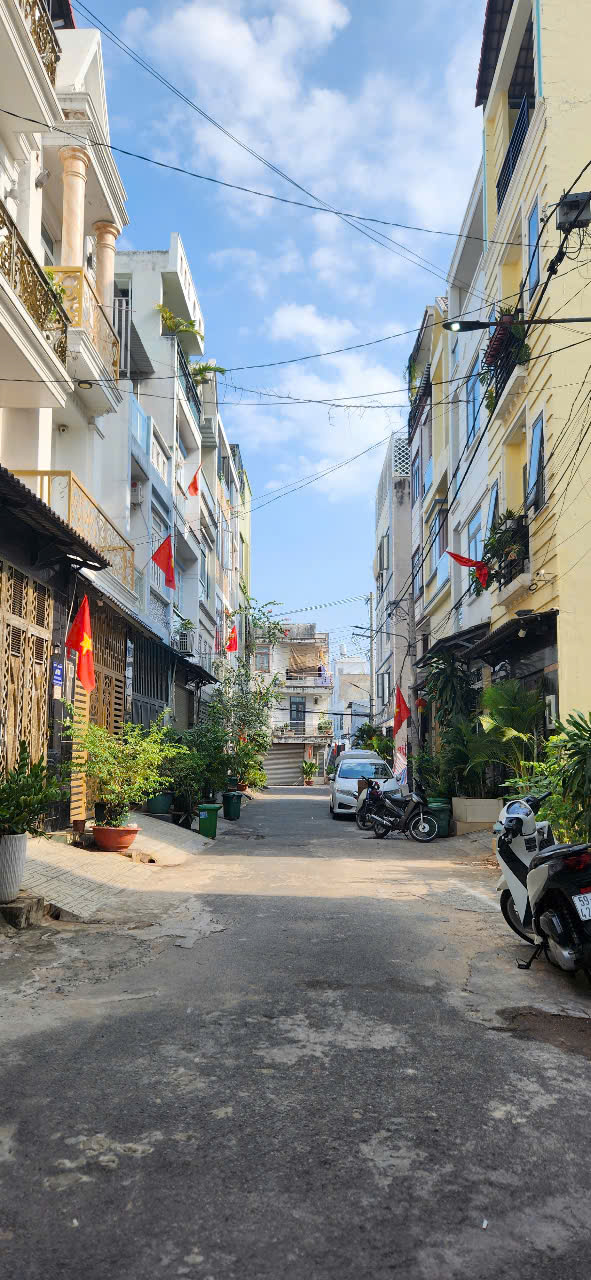 BÁN NHÀ 4 TẦNG HẺM XE NGAY VẠN PHÚC CITY PHƯỜNG HIỆP BÌNH PHƯỚC CHỈ 7.2 TỶ
