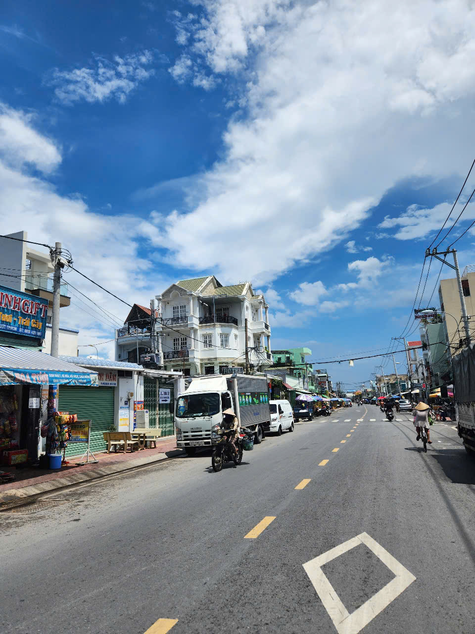 HIẾM - NHÀ NGAY TÔ NGỌC VÂN 2 TẦNG 3 PHÒNG NGỦ CHỈ 2.68 TỶ
