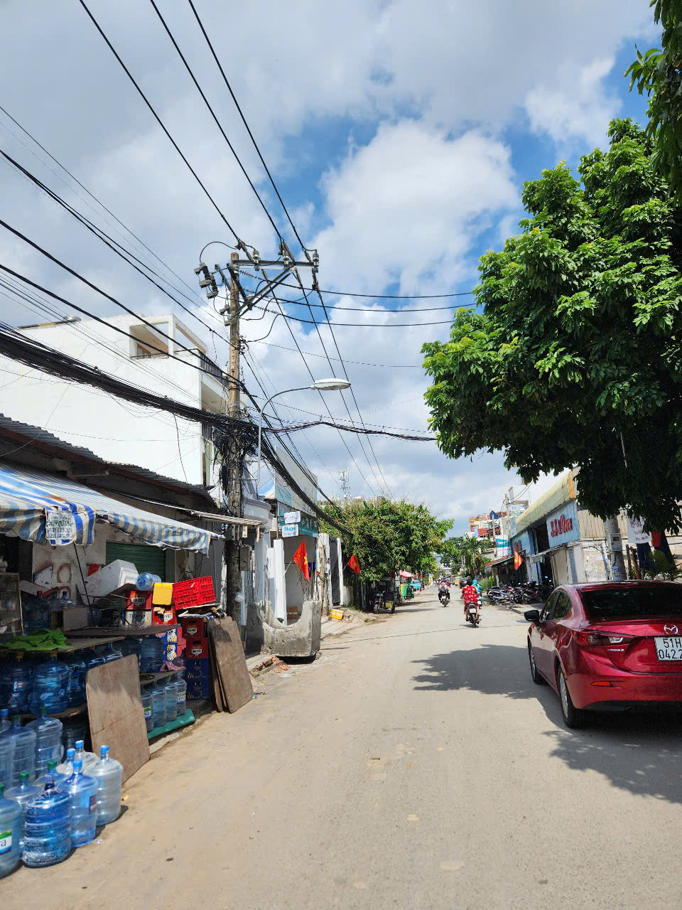 BÁN NHÀ NGAY CHỢ HIỆP BÌNH HẺM XE HƠI 2 TẦNG 60M2 NHỈNH 4 TỶ NHÀ MỚI VÀO Ở NGAY