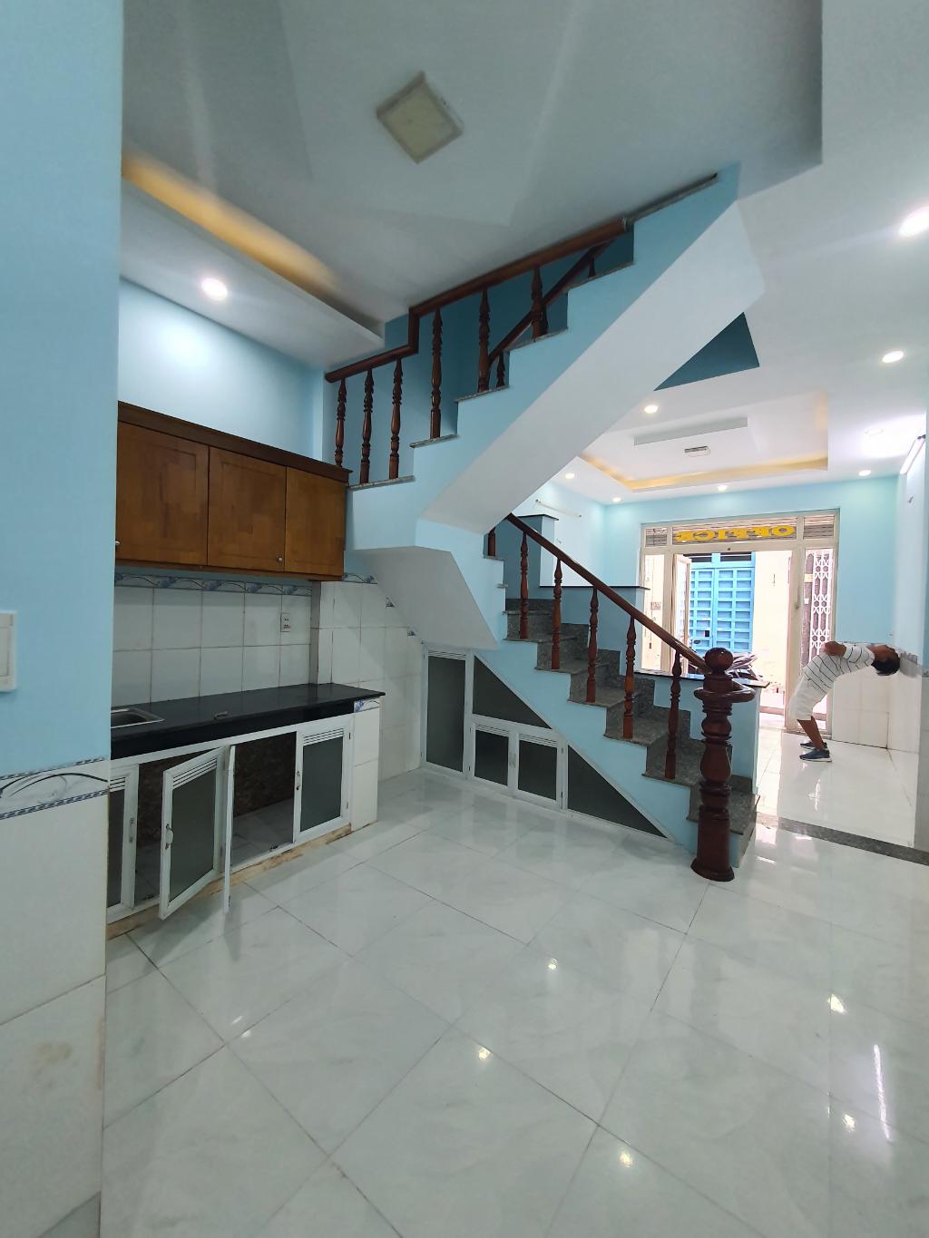 BÁN NHÀ 2 TẦNG ĐƯỜNG 6 NGAY CHỢ BÌNH TRIỆU  40M2 HƠN 3 TỶ