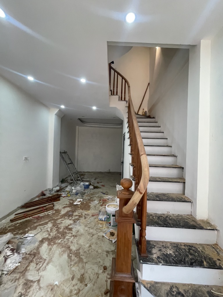 NHÀ MỚI - Ở NGAY - 6 NGỦ RỘNG RÃI - FULL CÔNG NĂNG SỬ DỤNG