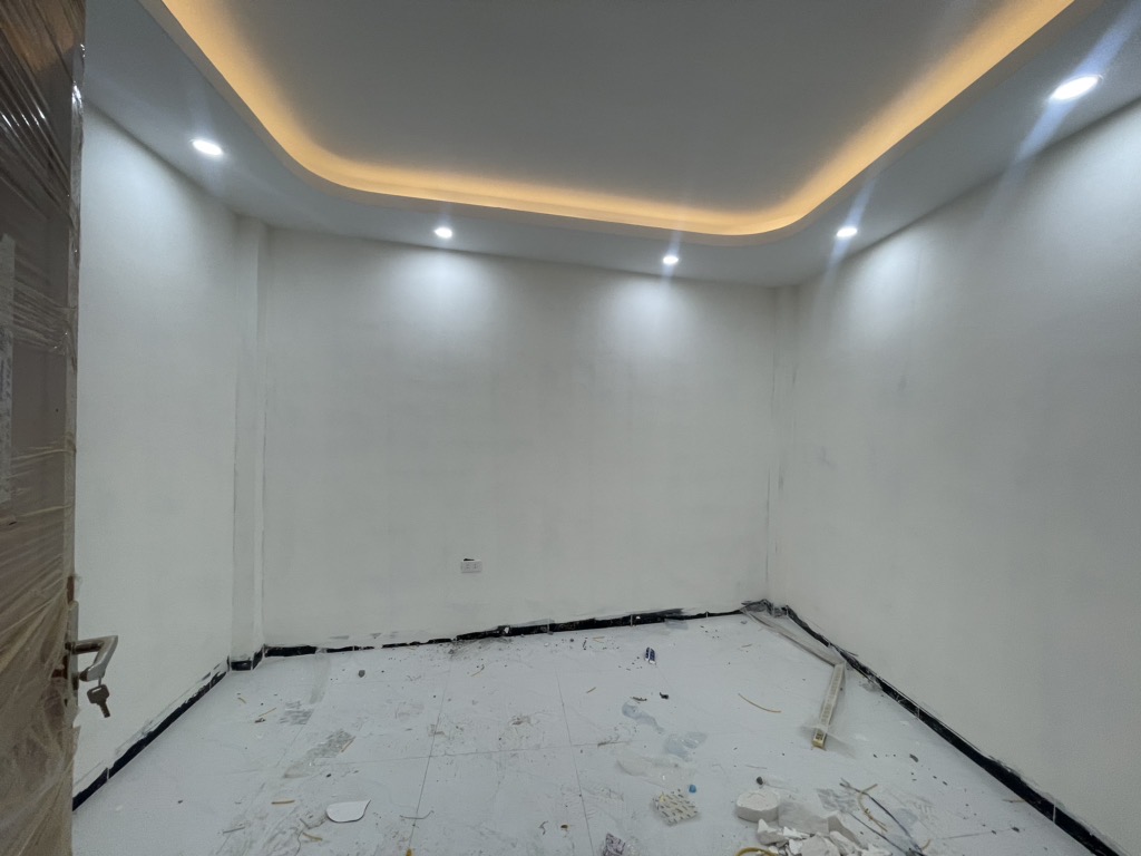 NHÀ MỚI - Ở NGAY - 6 NGỦ RỘNG RÃI - FULL CÔNG NĂNG SỬ DỤNG