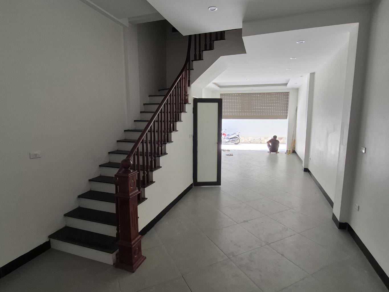 MẶT PHỐ - XÂY MỚI – 6 TẦNG – THANG MÁY
