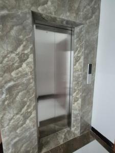 MẶT PHỐ - XÂY MỚI – 6 TẦNG – THANG MÁY