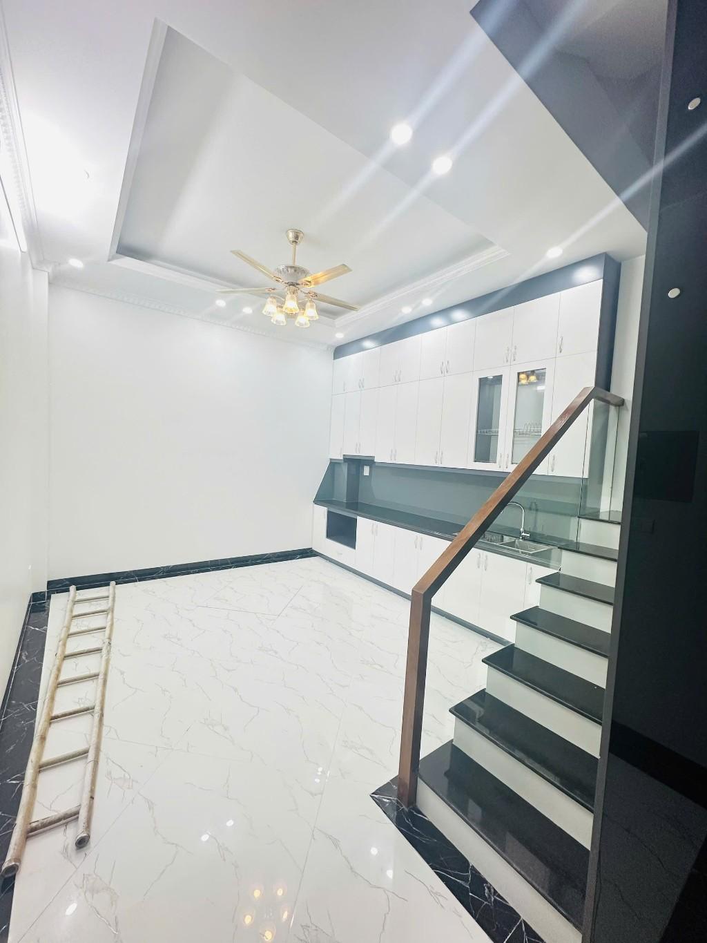 BÁN NHÀ MỚI 51M2 - 5T MỚI - THANG MÁY - QUAN HOA - CẦU GIẤY - HAI THOÁNG 12.8 TỶ