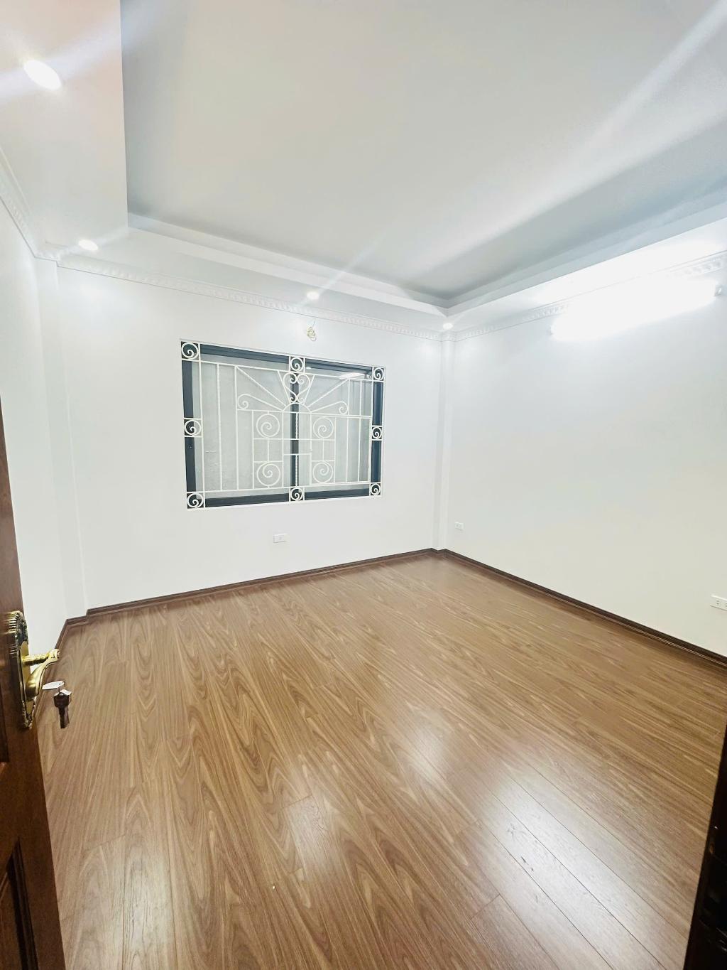 BÁN NHÀ MỚI 51M2 - 5T MỚI - THANG MÁY - QUAN HOA - CẦU GIẤY - HAI THOÁNG 12.8 TỶ