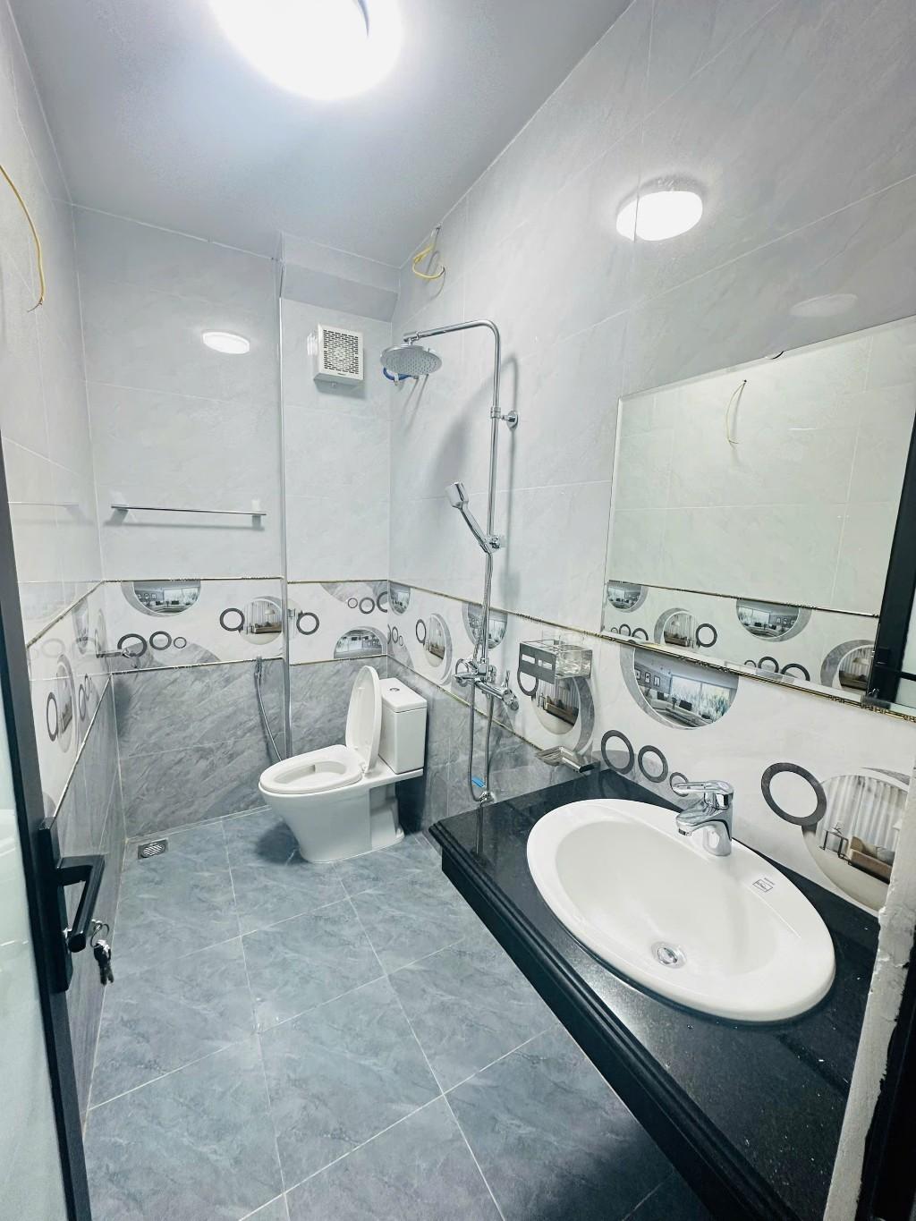 BÁN NHÀ MỚI 51M2 - 5T MỚI - THANG MÁY - QUAN HOA - CẦU GIẤY - HAI THOÁNG 12.8 TỶ