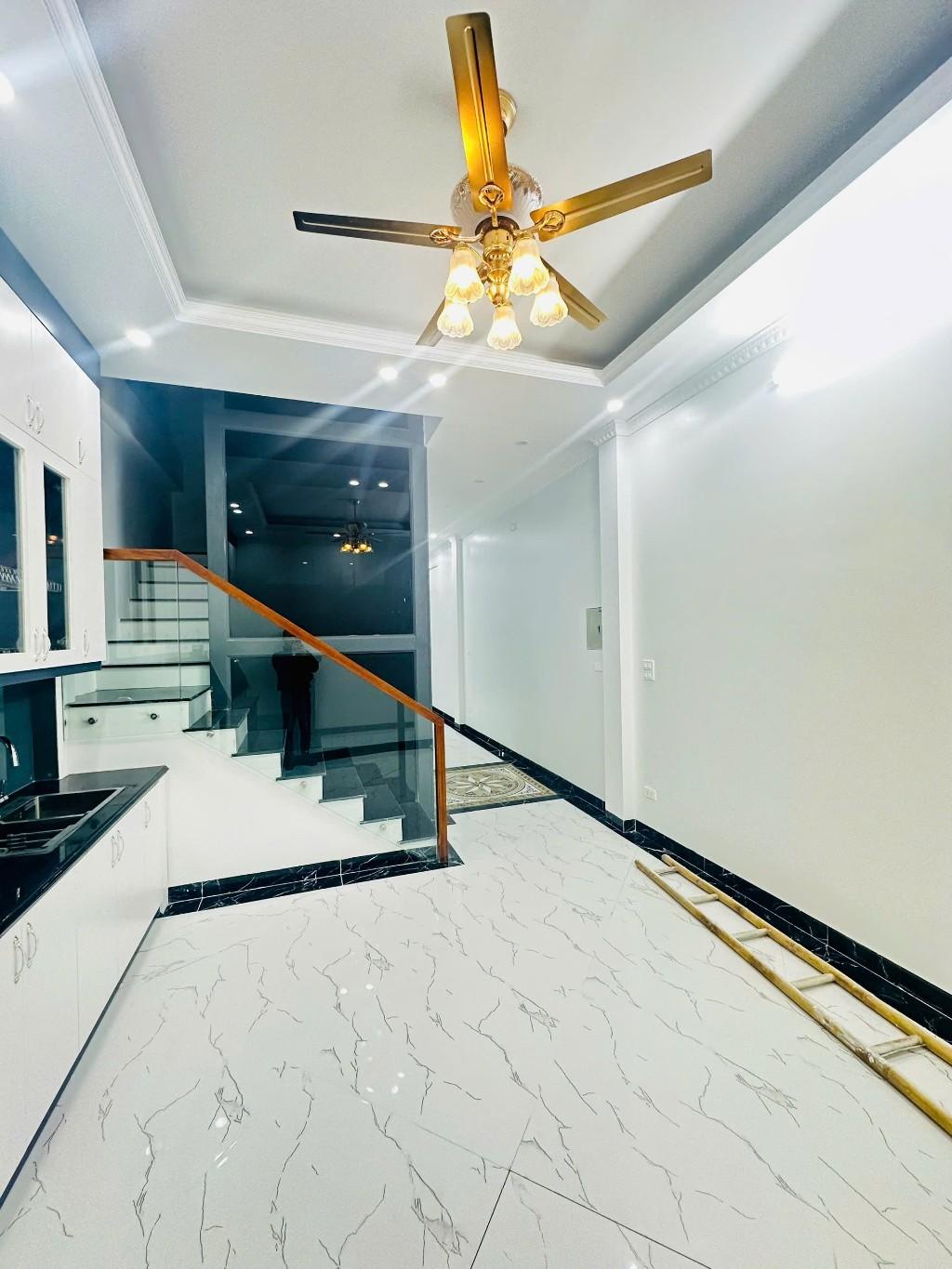 BÁN NHÀ MỚI 51M2 - 5T MỚI - THANG MÁY - QUAN HOA - CẦU GIẤY - HAI THOÁNG 12.8 TỶ