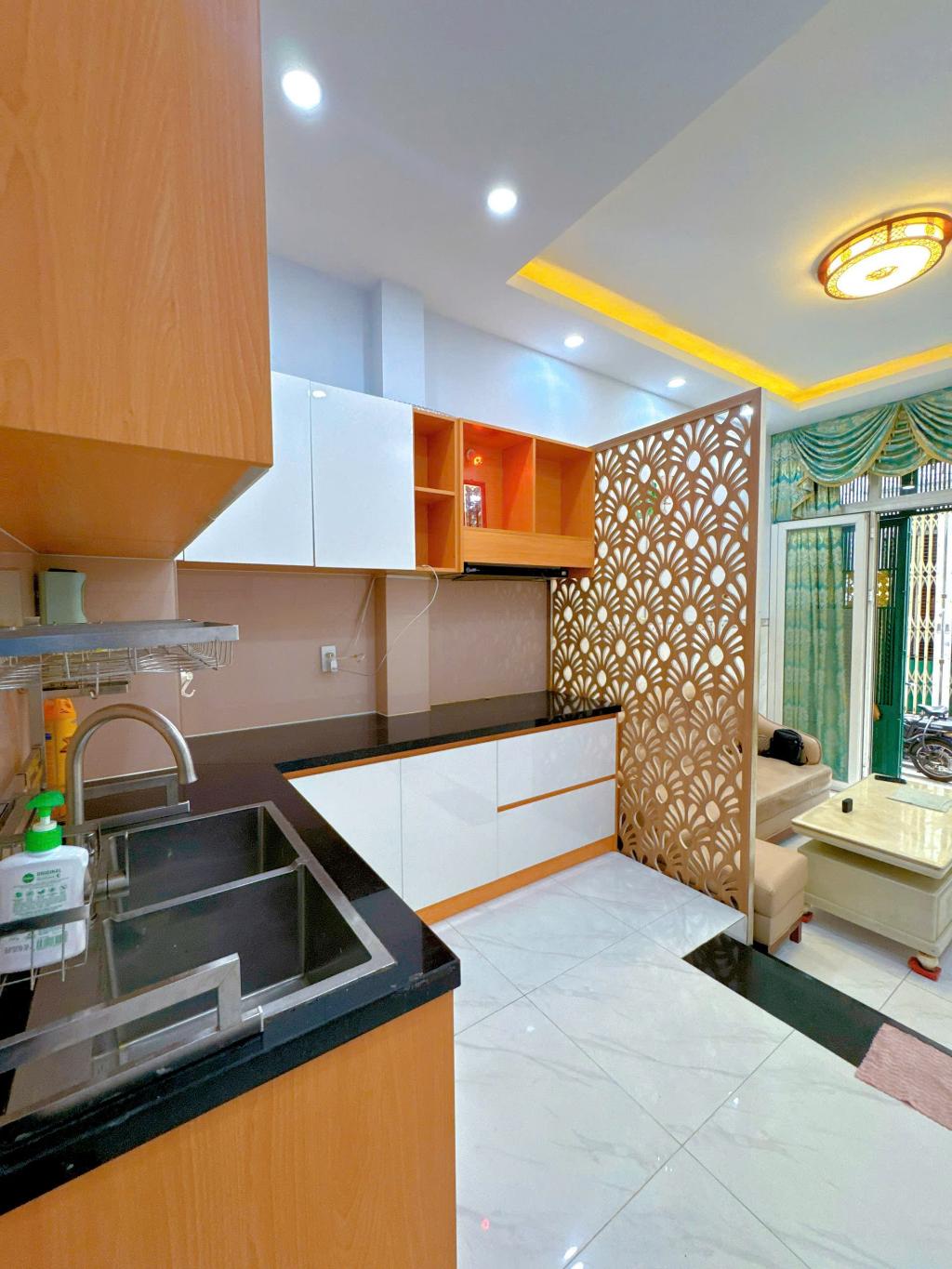 BÁN GẤP CĂN NHÀ NGAY ĐƯỜNG Điện Biên Phủ Phường 10 Quận 10 giá chỉ 5,95 tỷ 4 tầng hoàn công đủ, 2PN, Có thể cải tạo thêm 1PN nữa, 1 phòng thờ, 3WC, sân thượng phơi đồ.