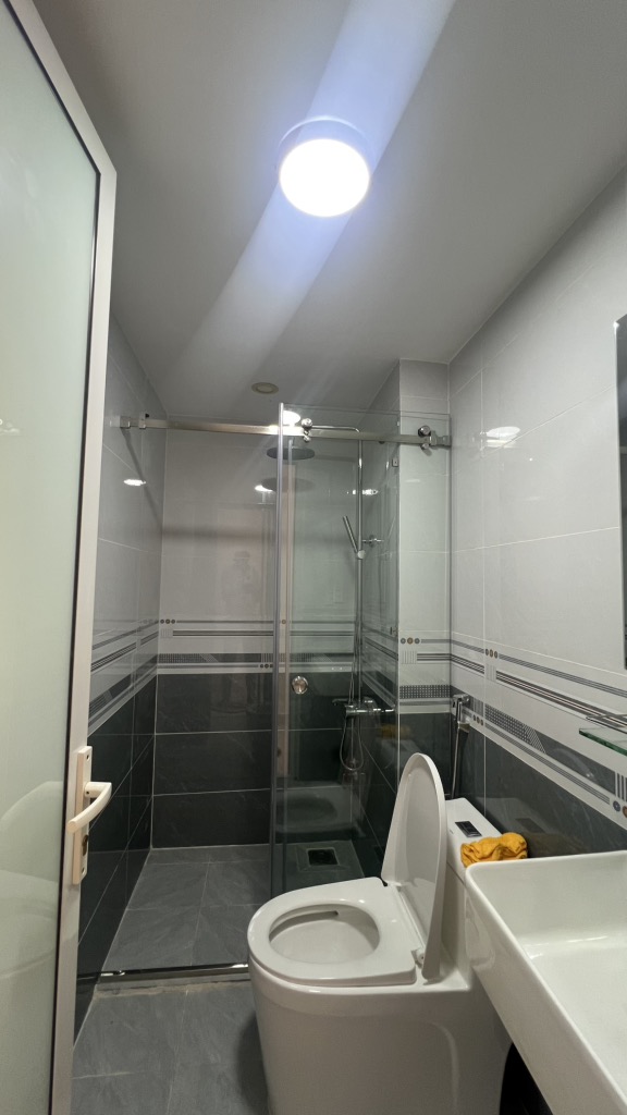 Bán gấp nhà 3 tầng mới, hẻm xe tải Lý Thường Kiệt, Tân Bình chỉ 3 tỷ sổ hồng riêng