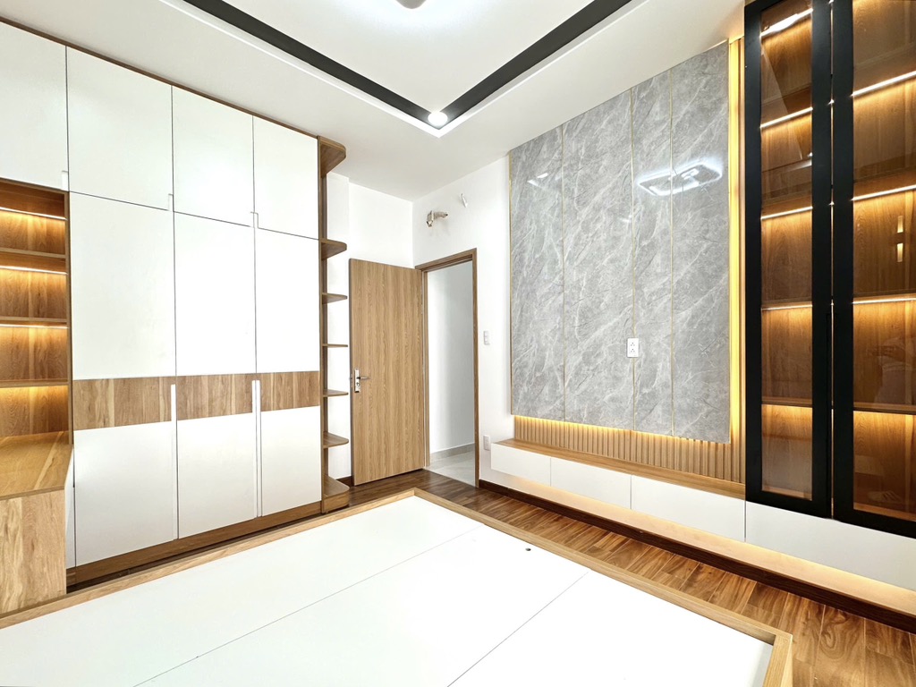 Bán gấp nhà 3 tầng mới, hẻm xe tải Lý Thường Kiệt, Tân Bình chỉ 3 tỷ sổ hồng riêng