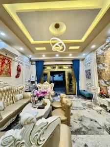 Nhà Phố, Mặt Tiền, Hẻm Xe Hơi, Nhà Cấp 4 Chính Chủ Bán Gấp Đường Nguyễn Tri Phương, Sổ Hồng Riêng!