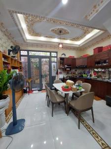 Bán nhà có THANG MÁY - 3 TẦNG - NHỈNH 6 TỎI - HIMLAM - Đ. NGUYỄN THỊ THẬP QUẬN 7