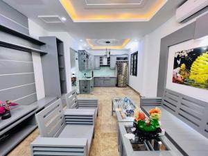 SIÊU PHẨM HOÀNG MAI CỰC HOT - FULL NỘI THẤT - MỚI TINH - XÁCH VALI VỀ LÀ Ở NGAY - CÓ SỔ