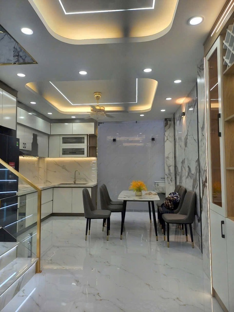 Cực phẩm 6 tầng- hẻm vip xe tải- khu nhà giàu quận 12 sát mặt đường Dương thị mười