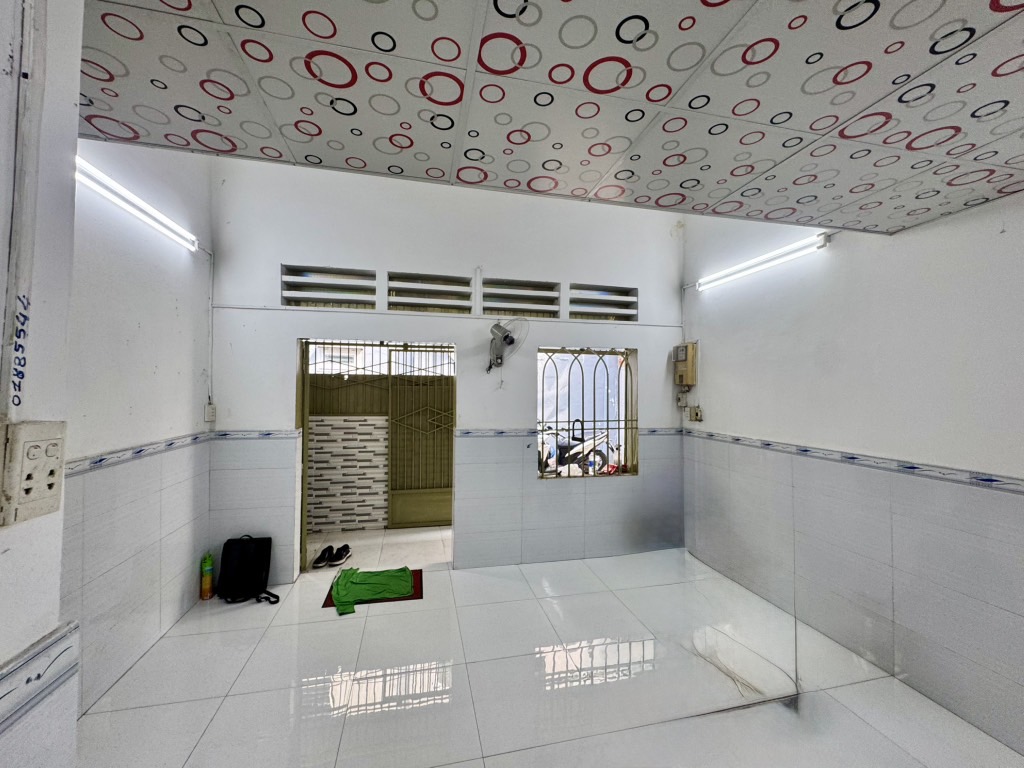 Một căn duy nhất Sát mặt đường Tô ký- ngay cầu vườt quang trung ngang 4.6m
